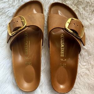 Birkenstock Madrid Big Buckle
Oiled Leather - Cognac Size 7